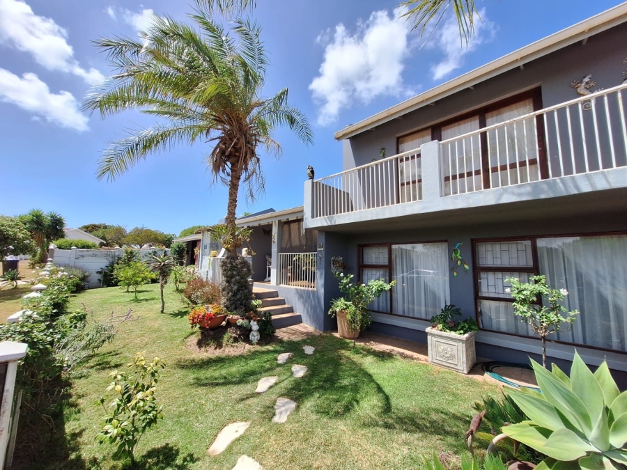 4 Bedroom Property for Sale in Aston Bay Eastern Cape